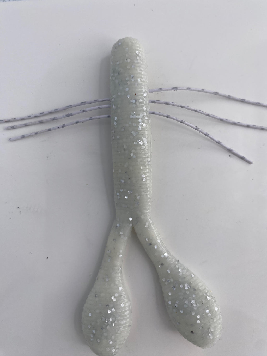 Youndertail - White with Silver Flakes